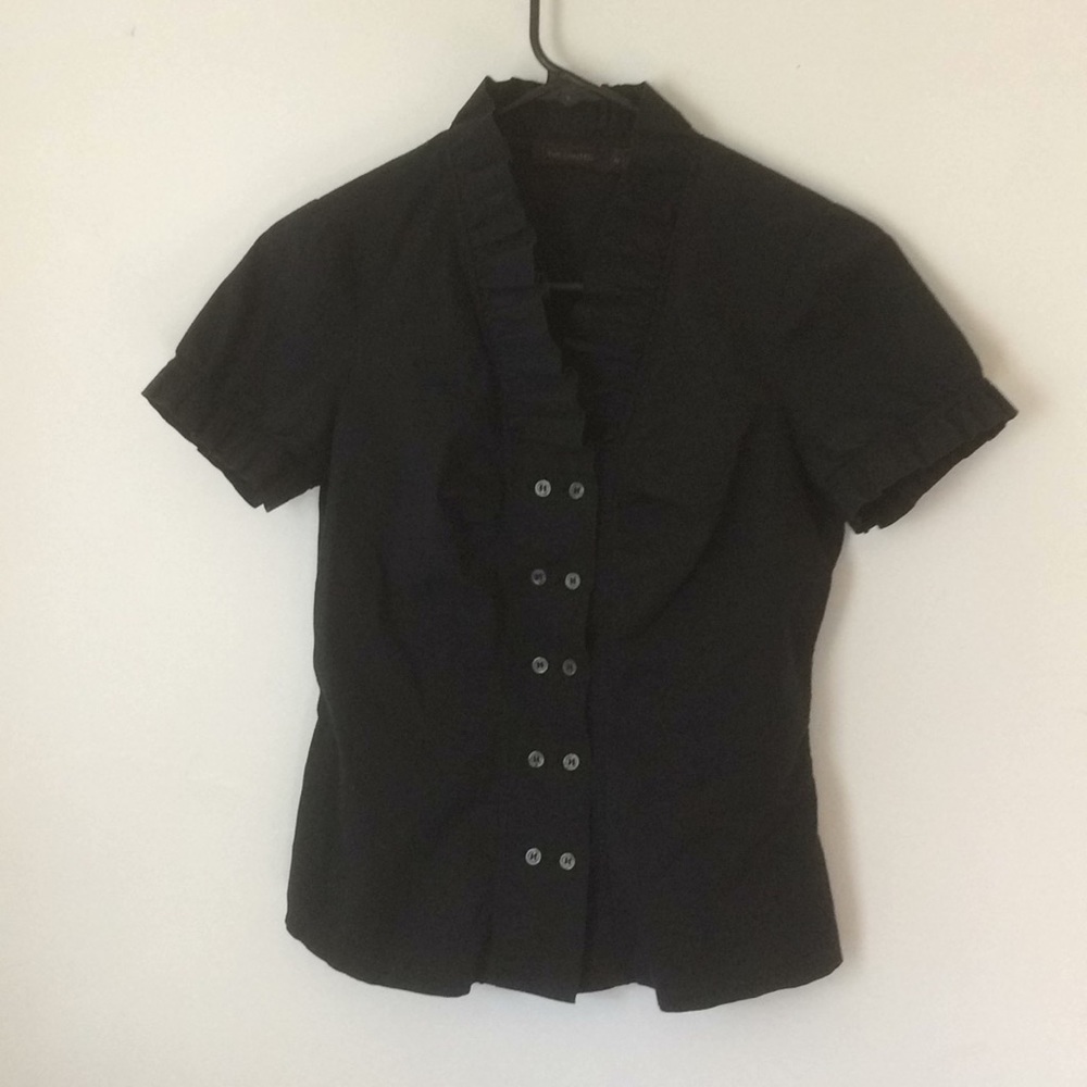 Double button, ruffle black shirt